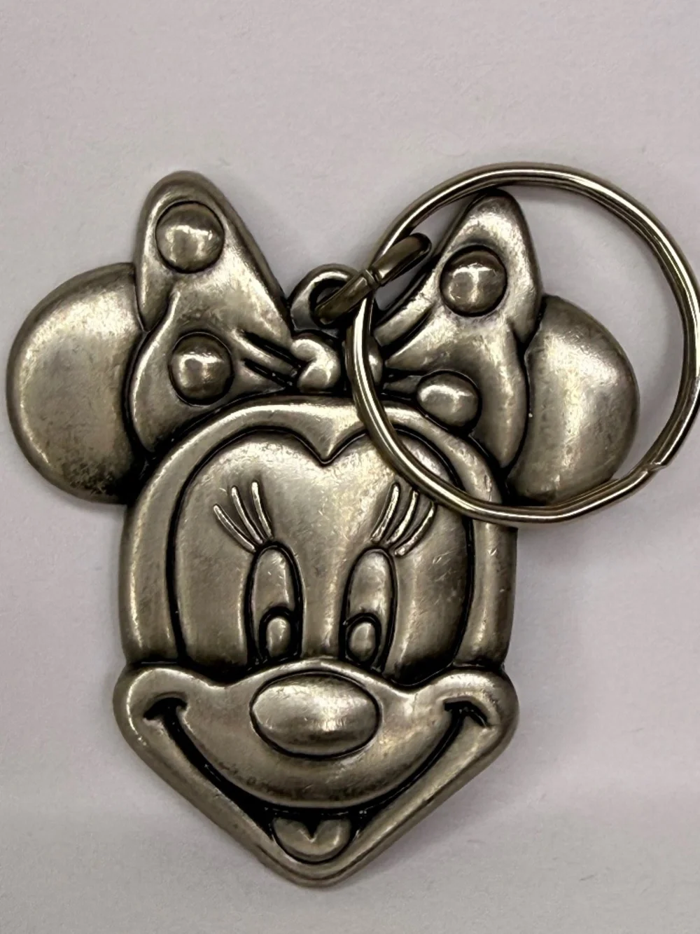 Vintage Disney Minnie Mouse Pewter Head Key Chain 1990's‎ Embossed Metal Design